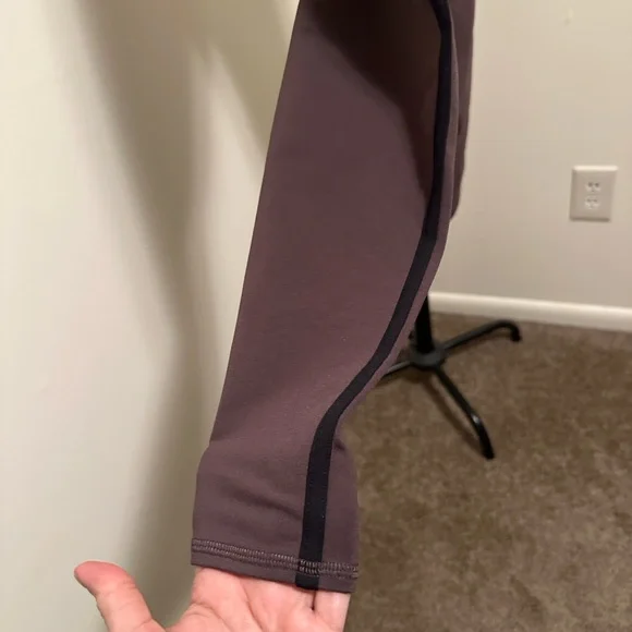 Alo Side Lines Leggings - Picture 4 of 8